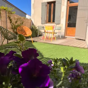 https://loustaudemamet.fr-provencehotel.com